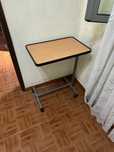 Mesa de leito praticamente nova