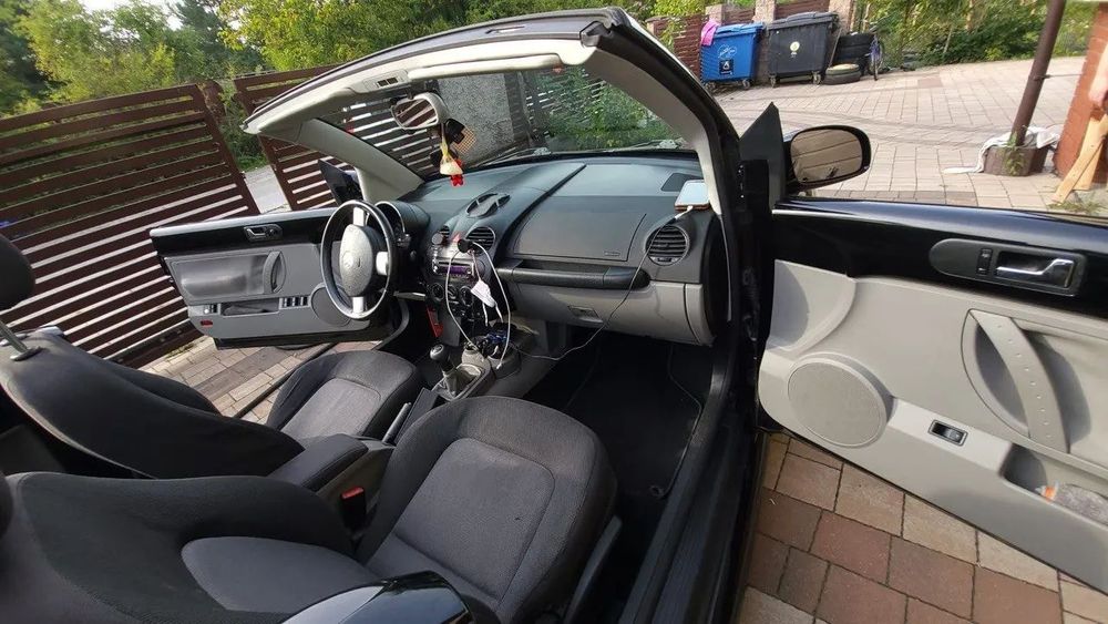 Volkswagen New Beetle Volkswagen New Beetle Cabriolet – ekonomiczny i stylowy