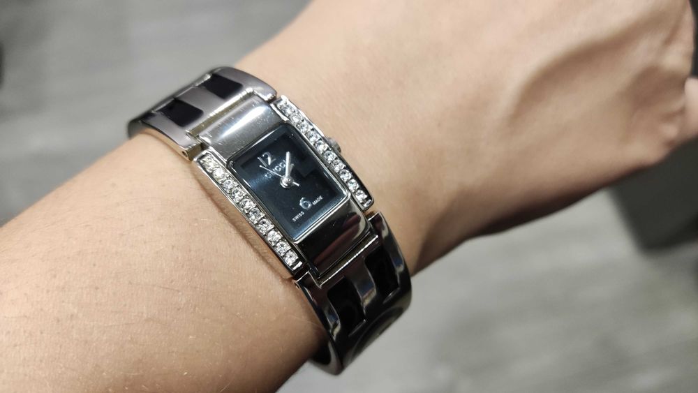 Дизайнерские женские наручные кварцевые часы Gucci