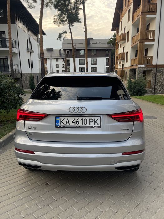 Audi Q3 quattro S line 2021 року