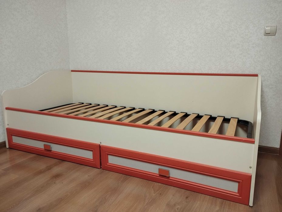 Односпальне ліжко з матрацом