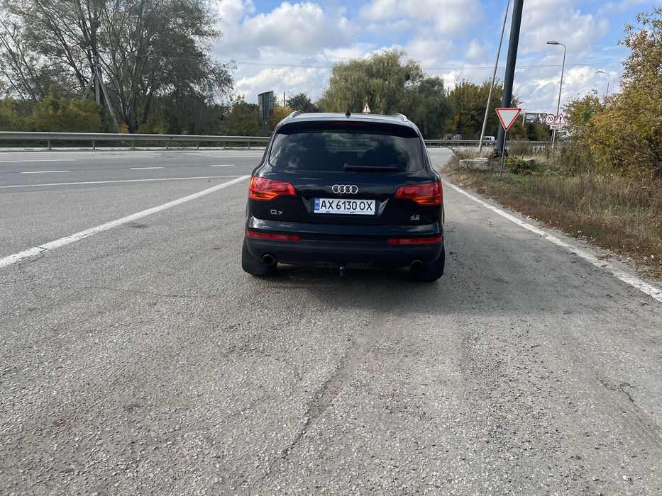 продам автомобіль ауді q7