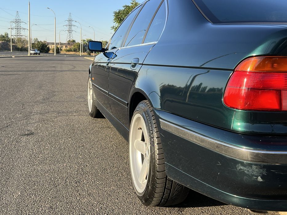 Продам BMW E39 525I