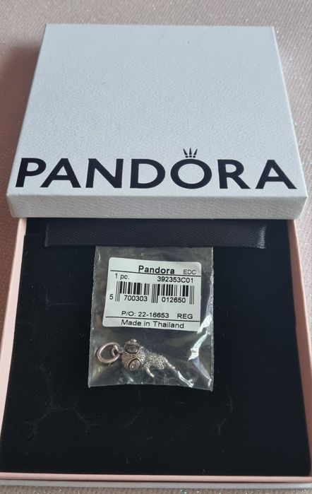 Pandora Marvel wisiorek Spider-Man wysadzany kamieniami