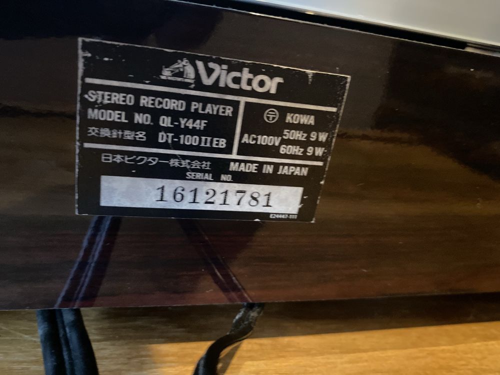 Gramofon Victor  QL Y44F