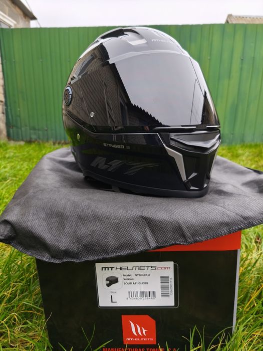 Мотошолом MT STINGER 2 A11 Solid Gloss Black L / 2 візори