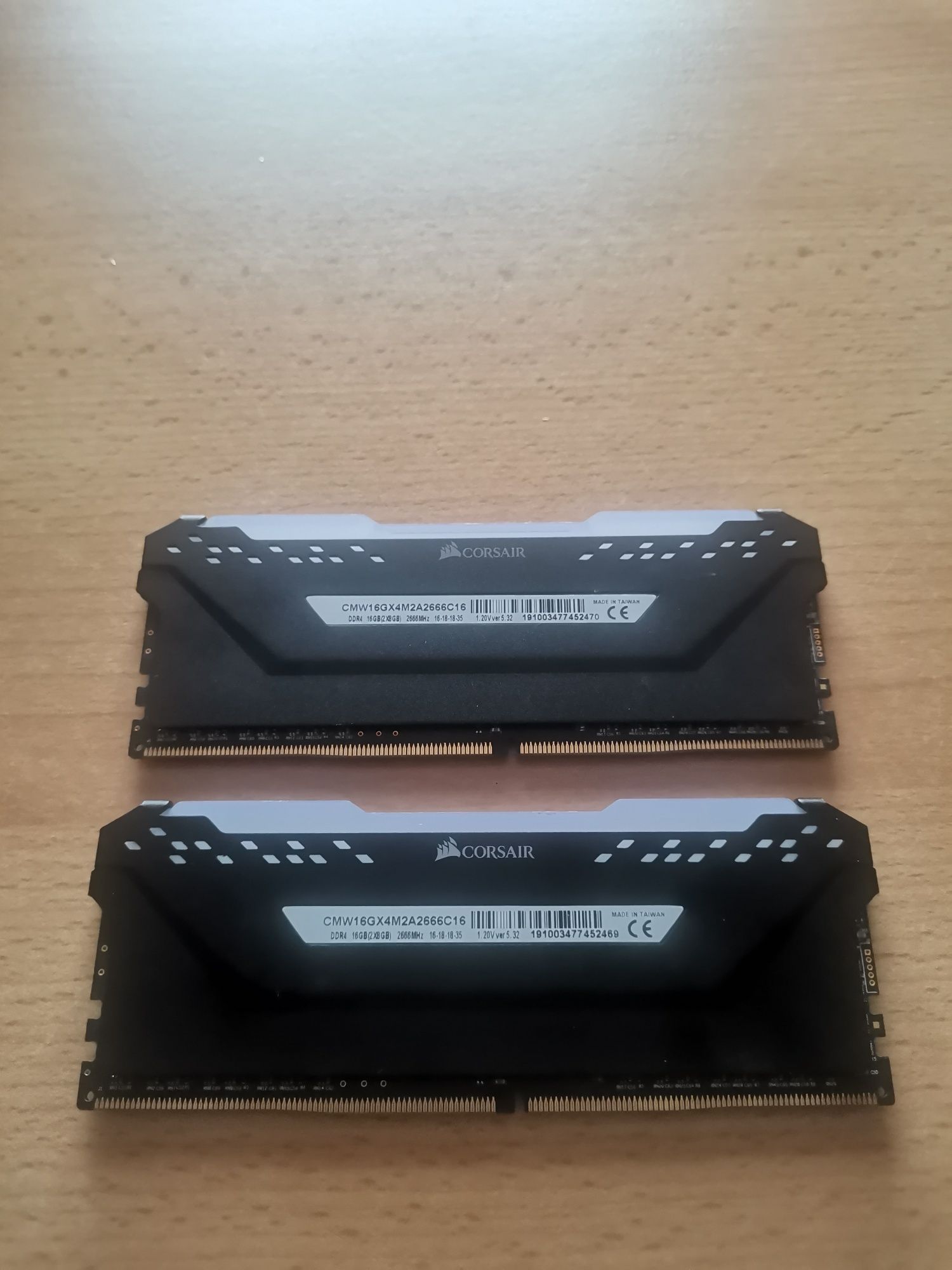 Pamięć RAM DDR4 Corsair Vengance RGB Pro 16GB (2x8gb) 2666mhz