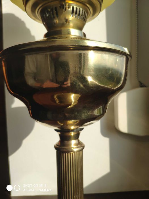 Ogromna wiktoriańska mosiężna lampa naftowa