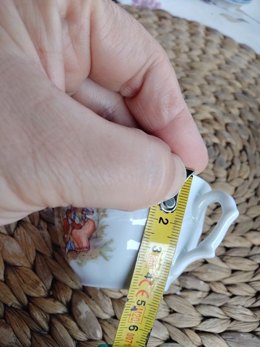 Stara porcelanowa filiżanka
