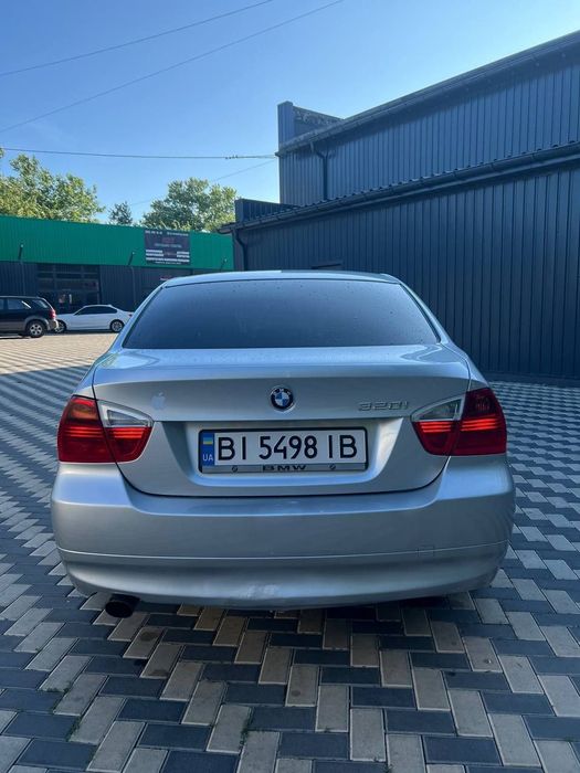 Продаю БМВ 2005 року