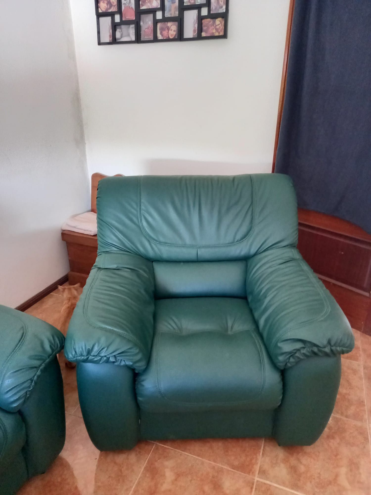 Sofá de sala em cabedal