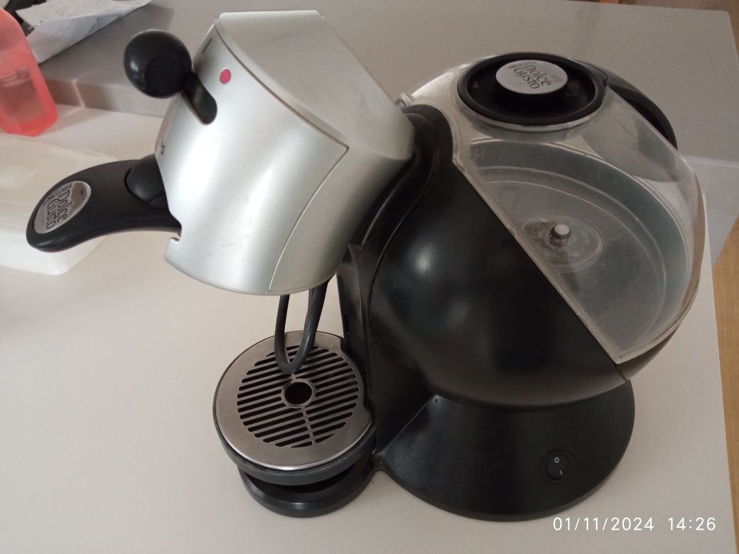Máquina de café Doce Gusto Nescafé
