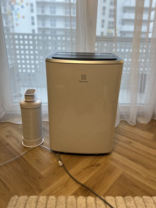 Klimatyzator Electrolux EXP34U338HW, przenosny z funkcja grzania