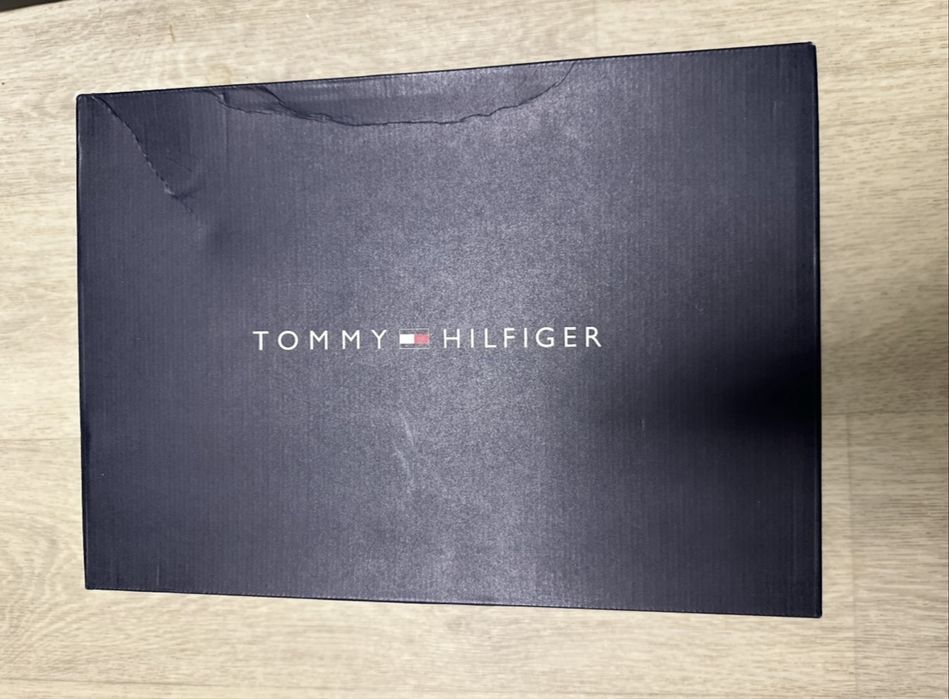 Tommy Hilfiger чорні дутіки уггі чоботи