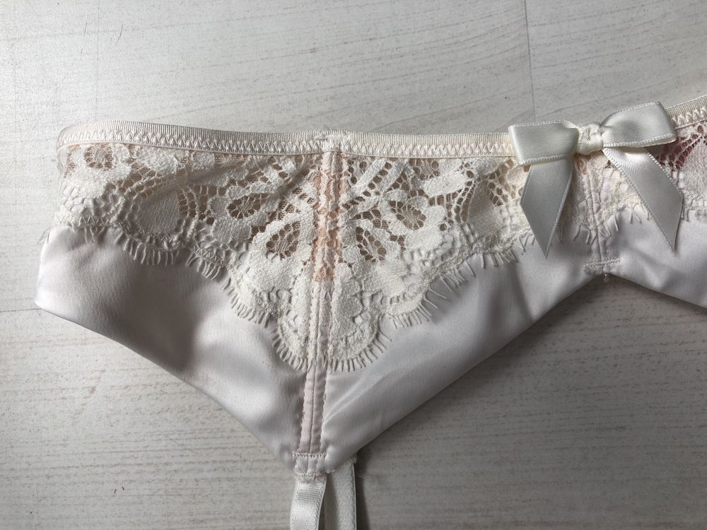 Hunkemoller pas do pończoch, nowy, piękny, elegancki, L 40