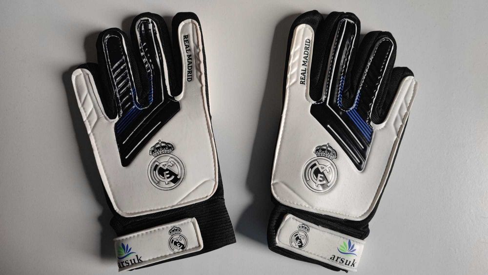 REAL MADRYT Rękawice bramkarskie dla dzieci ASUK 6-9 lat rozmiar 6