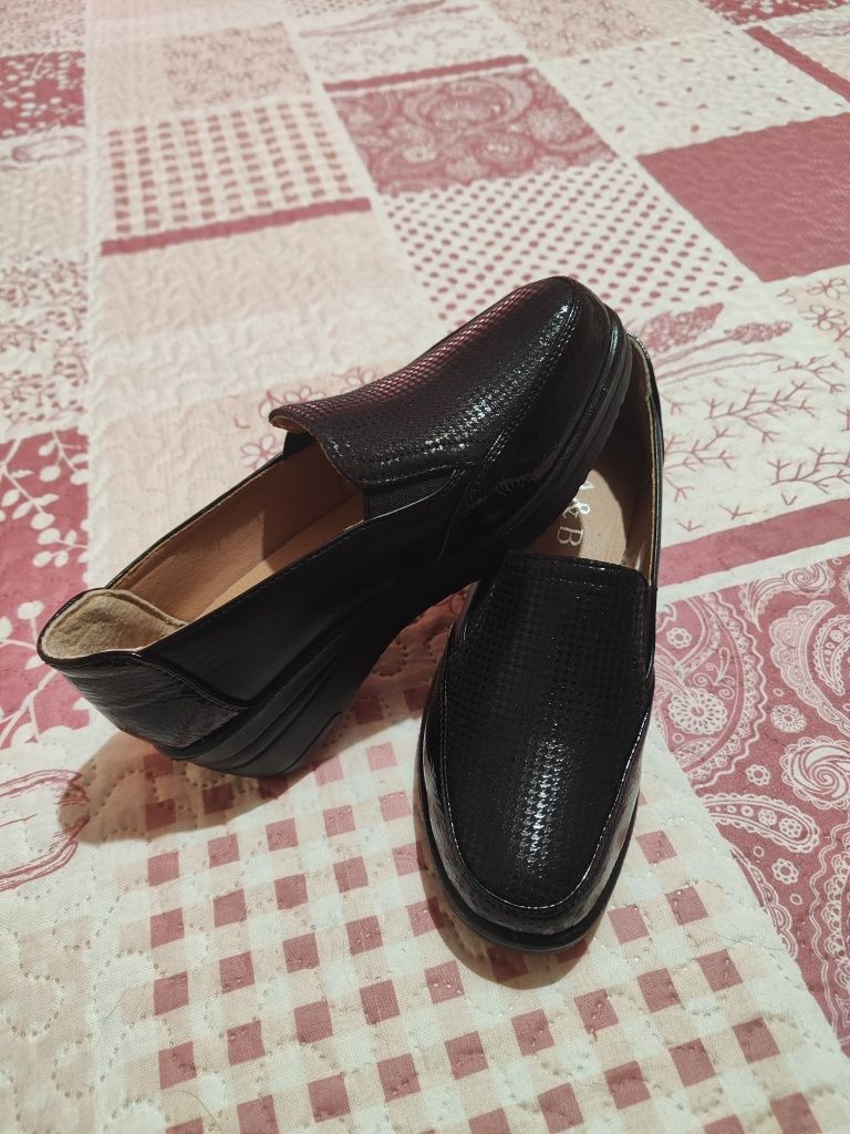 Sapatos.  NOVOS.