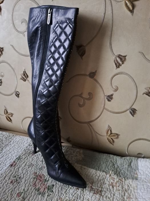 Orginalne Chanel Kozaki Top Luk w typowym dizajnie marki 39/39,5