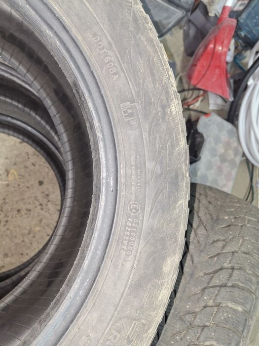 Продам шины б/у зима 215/55/16 nokian hakkapelitta r3