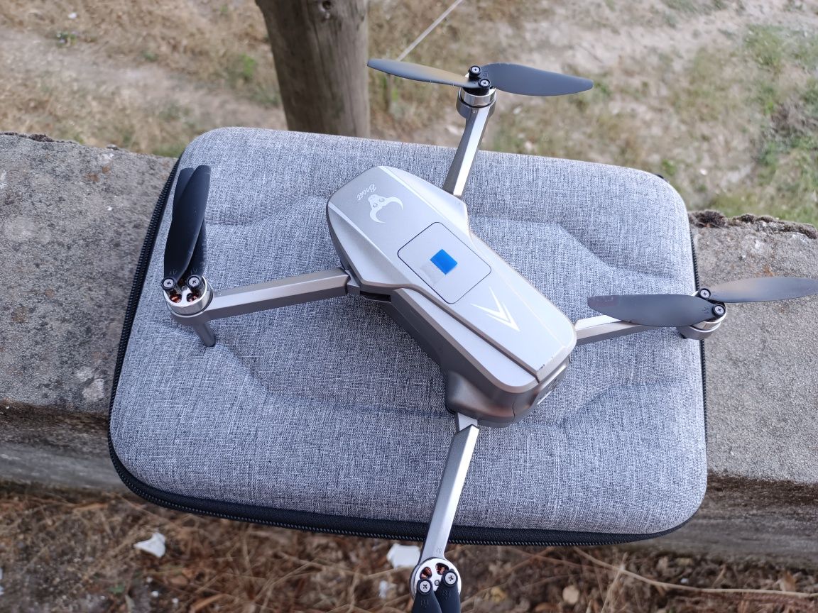 Drone com display no comando