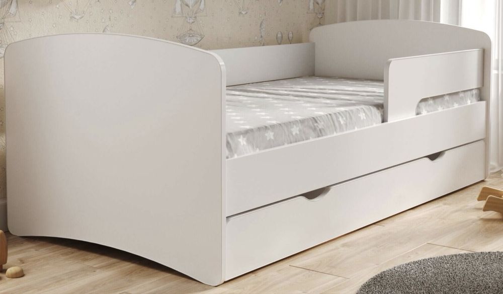 Дитяче ліжко з матрацом