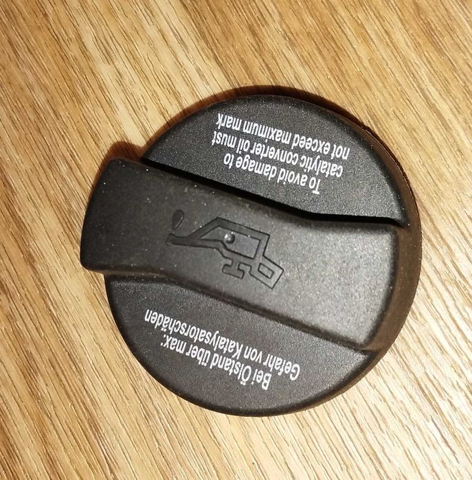 Кришка маслозаливна ВАЗ2109 (нова)