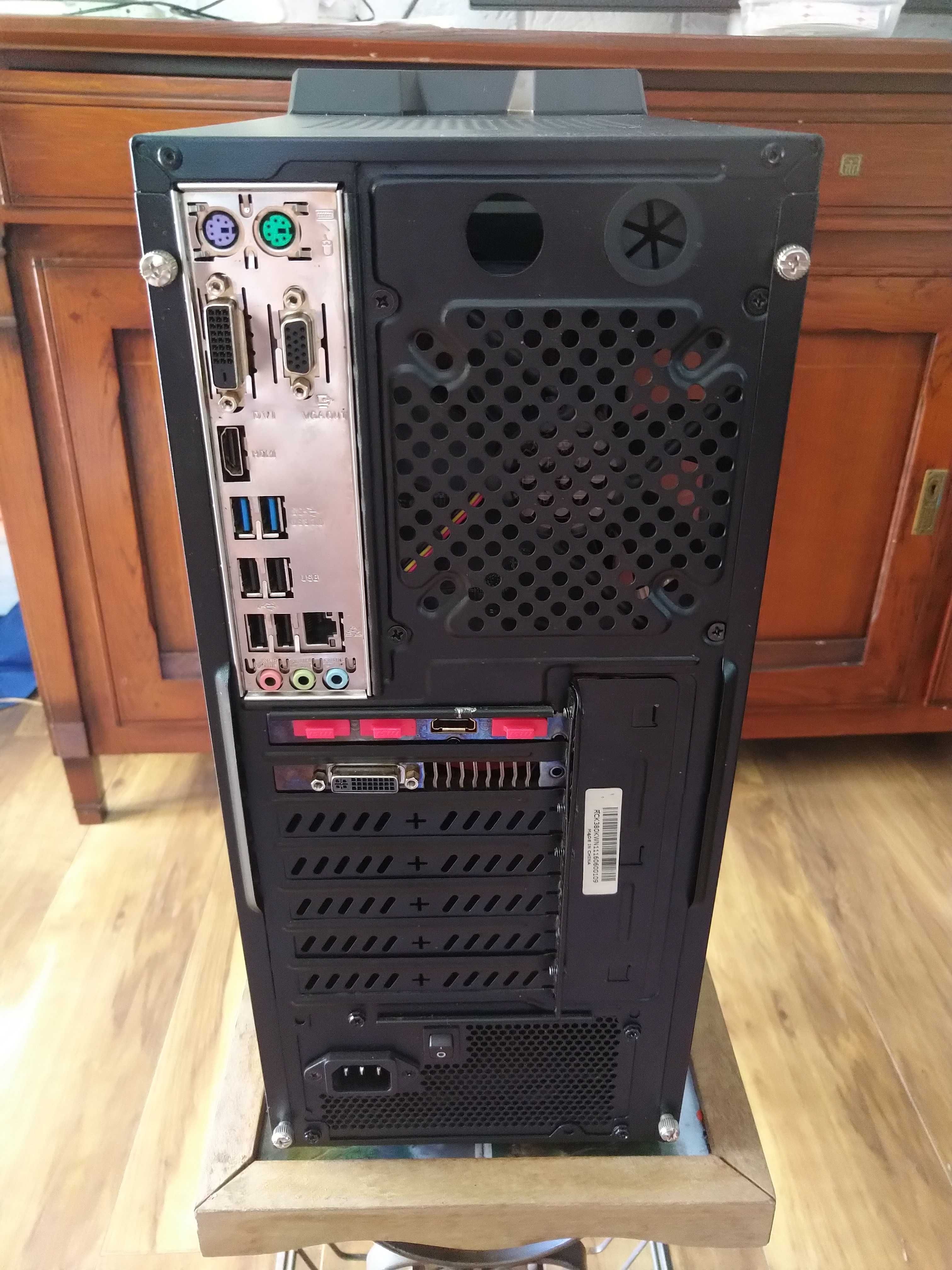 Komputer PC  I7-6700 4 Cores 3,4 GHZ 8GB DDR3 240 GB SSD