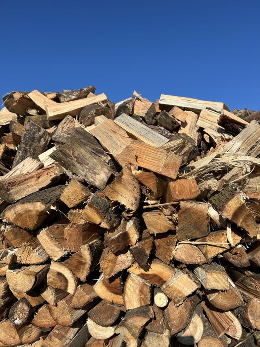 Lenha seca de qualidade