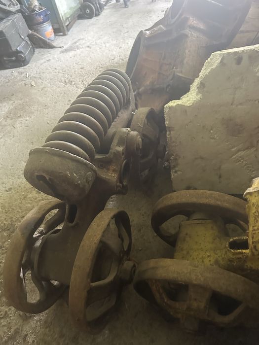 Нагнітатьель масла у робочому стані перевірений.   Циліндр  5 штока єв