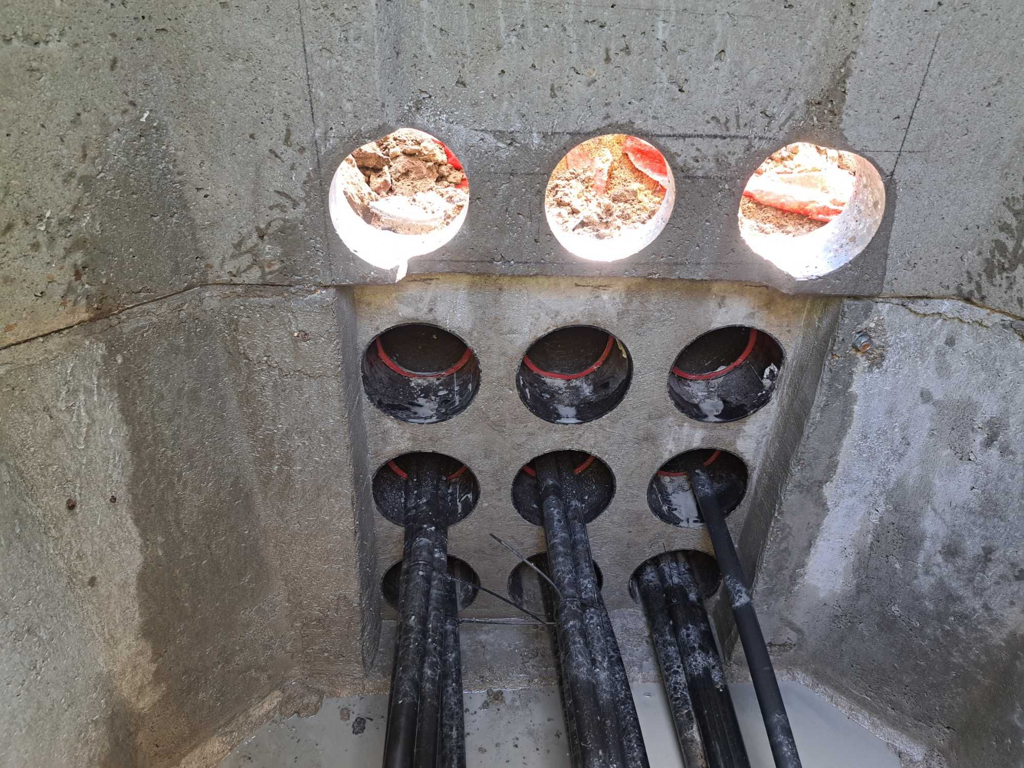 Wiercenie otworów w betonie, Ciecie betonu, przewierty wiertnica HILTI