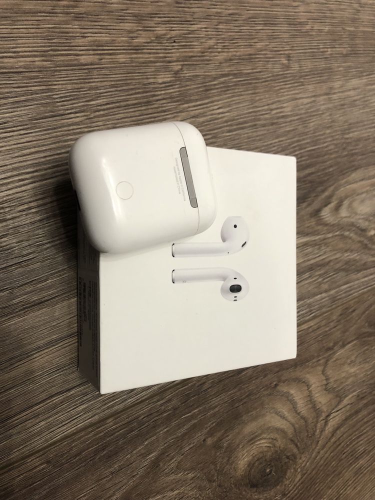 Продам оригінальні Apple Airpods 1