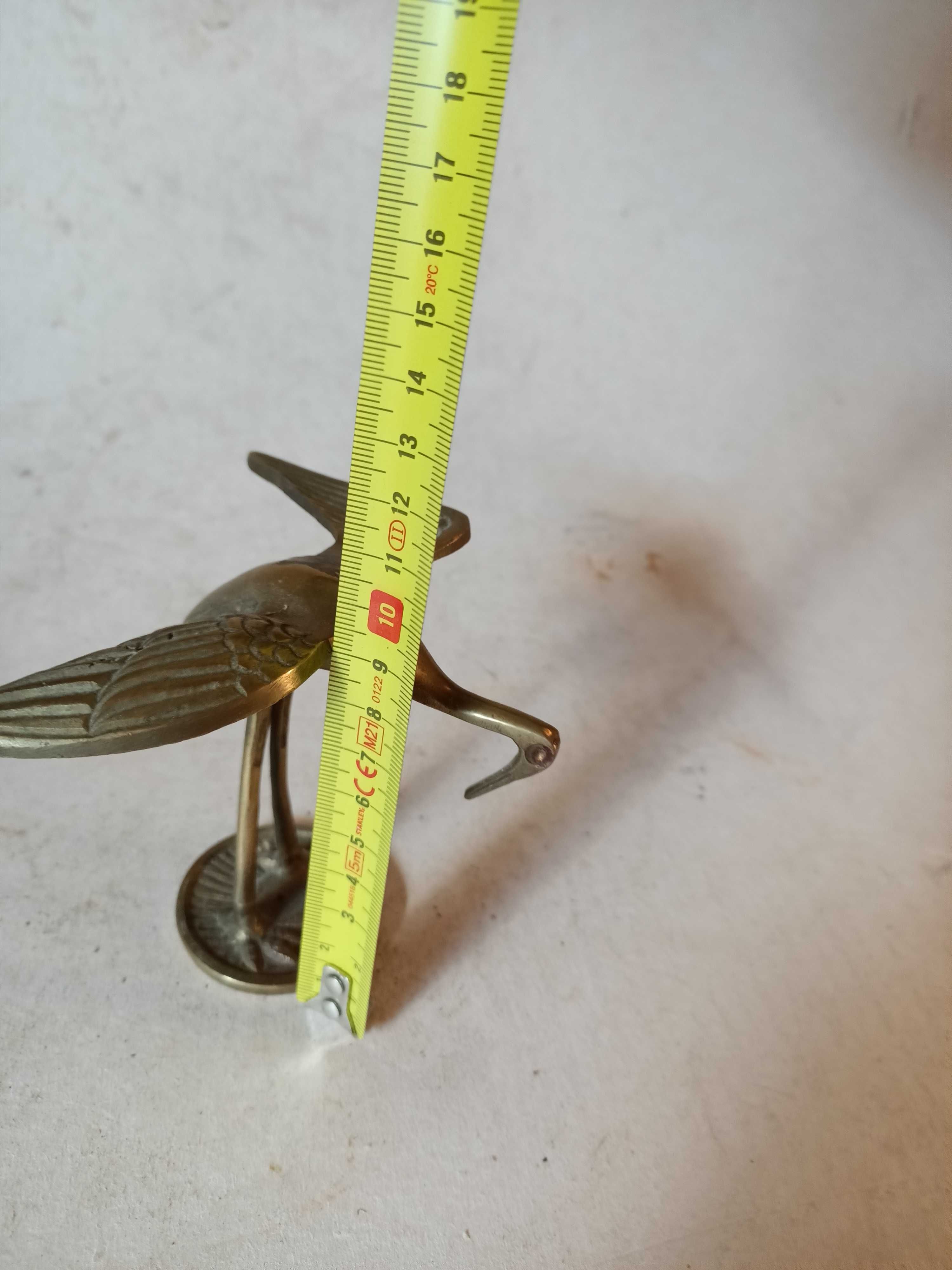 Stara mosiężna figurka żurawia mandżurskiego