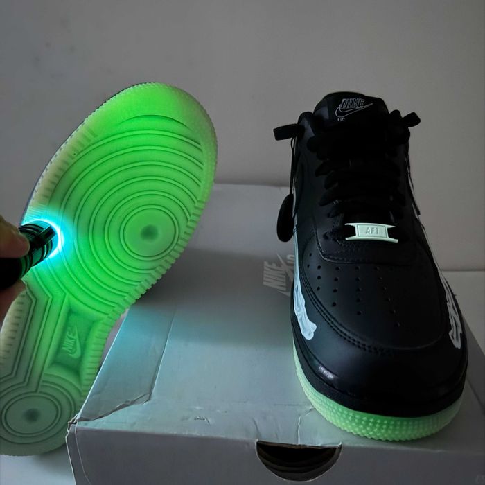 Nike Air Force 1 Low
Black Skeleton Halloween (2019) 42.5