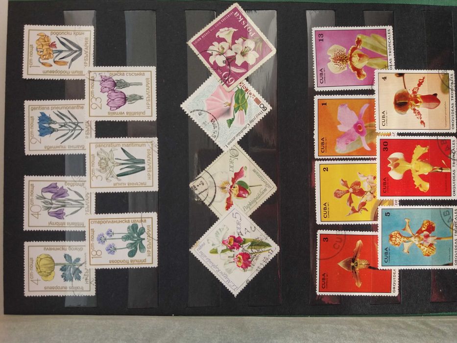 Альбом марок разной тематики.