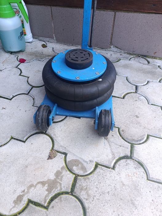 Lewarek Bałwanek Podnośnik pneumatyczny 2300kg