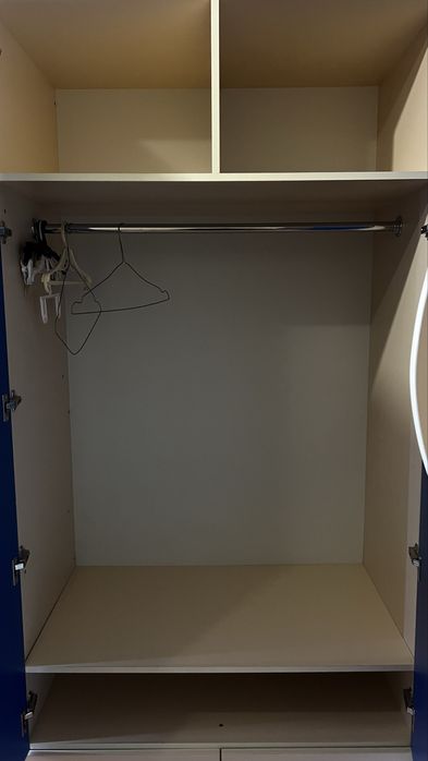 СРОЧНО!!! Комплект мебли (шкаф , кровать, полки)