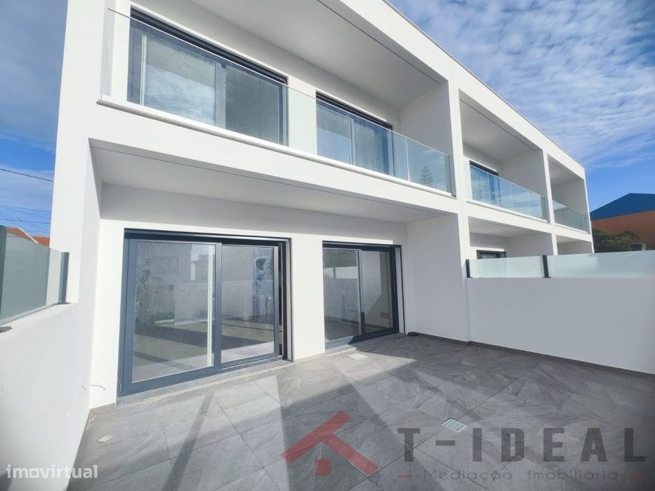 Moradia Moderna Perto da Praia