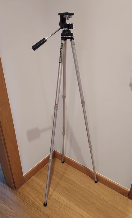 Tripé Máquina Fotográfica Velbon MC-3
