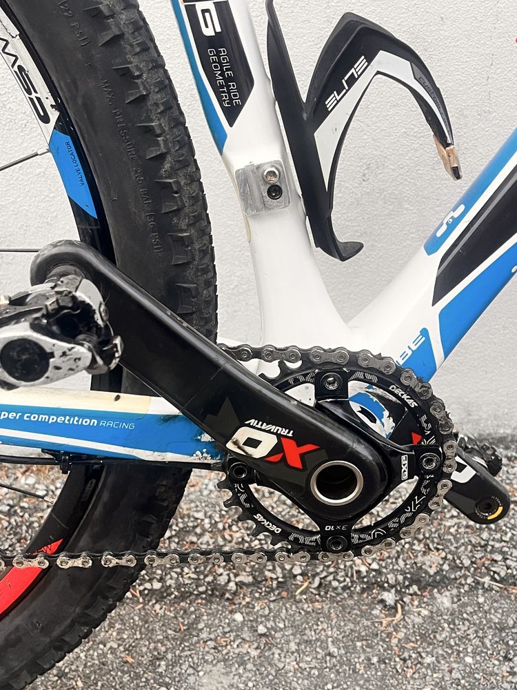 Cube 29 carbono com Fox Kashima