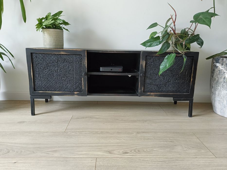 Zgrabna komoda szafka RTV drewniana odrestaurowana unikat