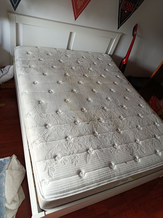 Cama e colchão casal