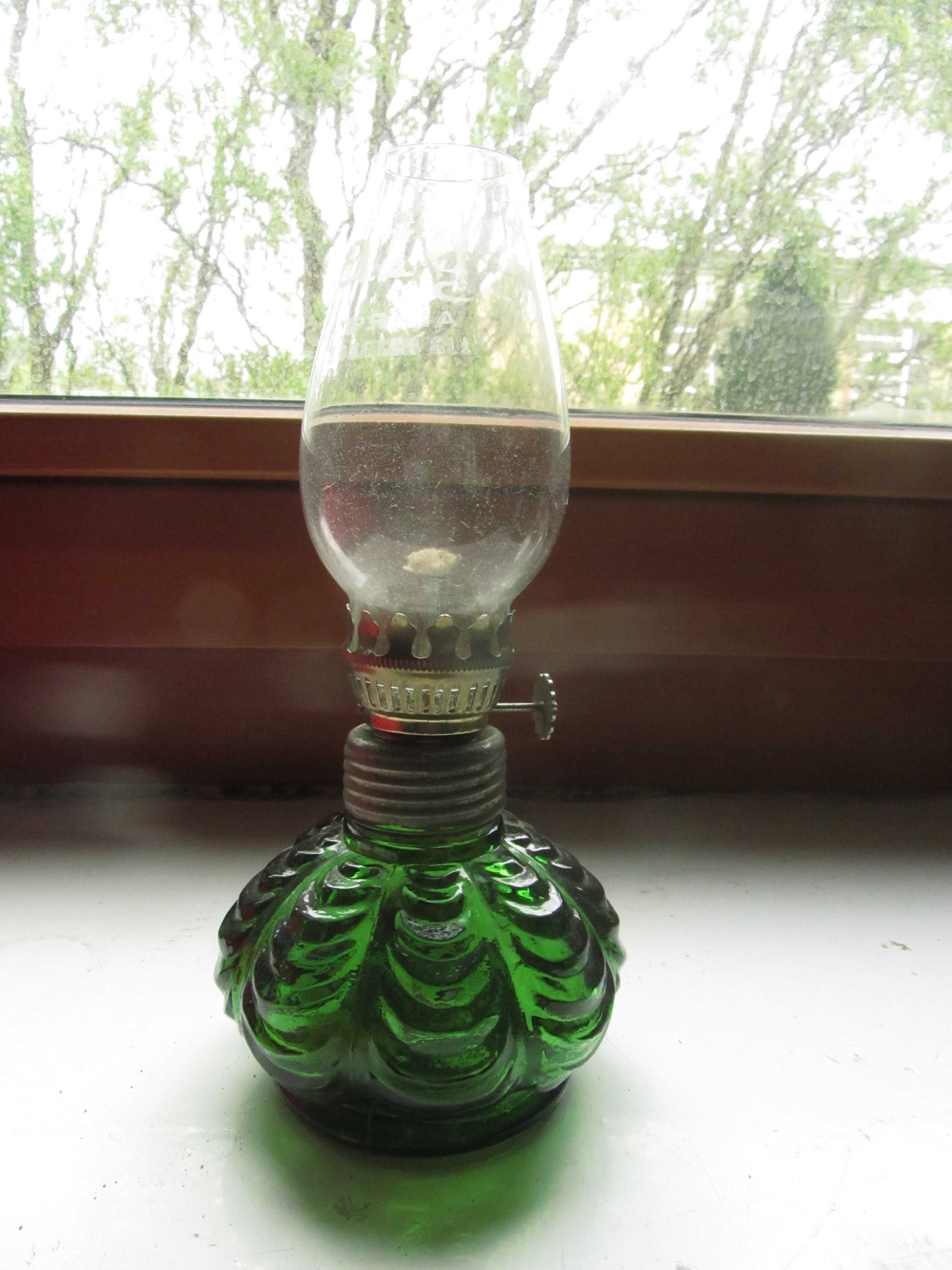 lampa naftowa zielona sygn. kiominek, wysokość 18,50 cm działająca!