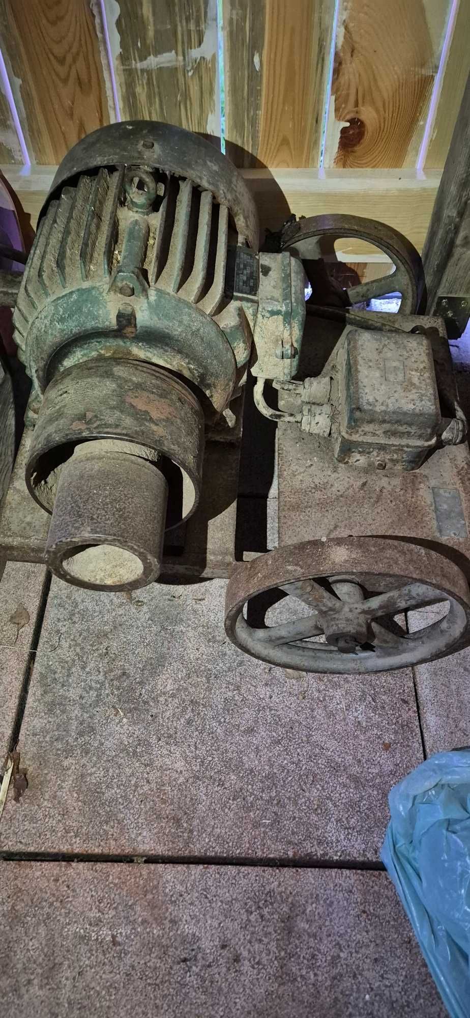 Silnik 5,5 KW ze wózkiem i szajbą do cyrkularki