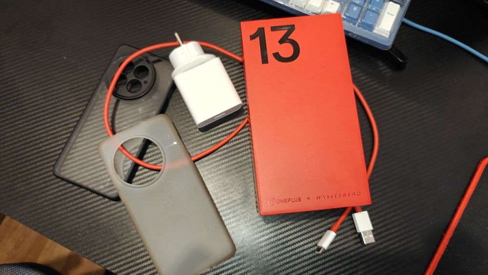Продам OnePlus 13