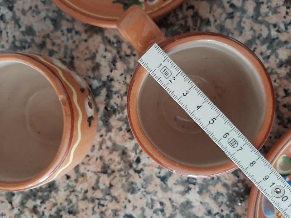 Cerâmica pratos e canecas