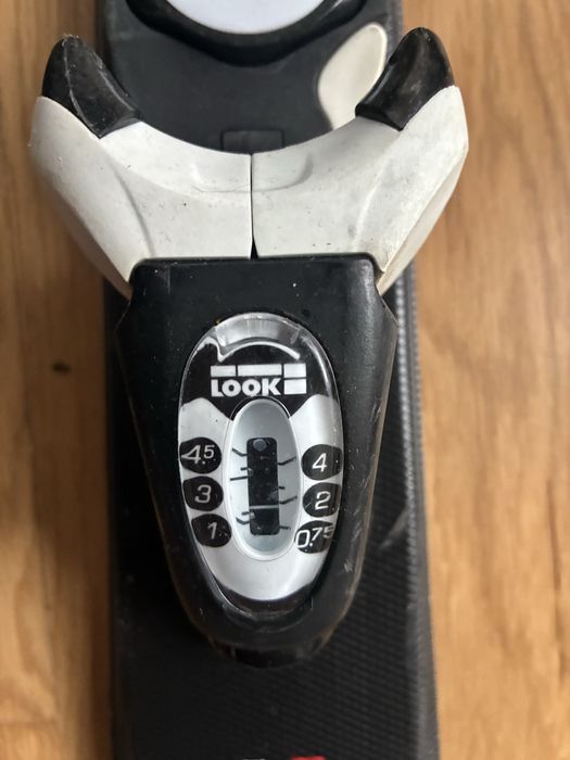 Narty dzieciece Rossignol Star Wars 104 cm + buty Atomic