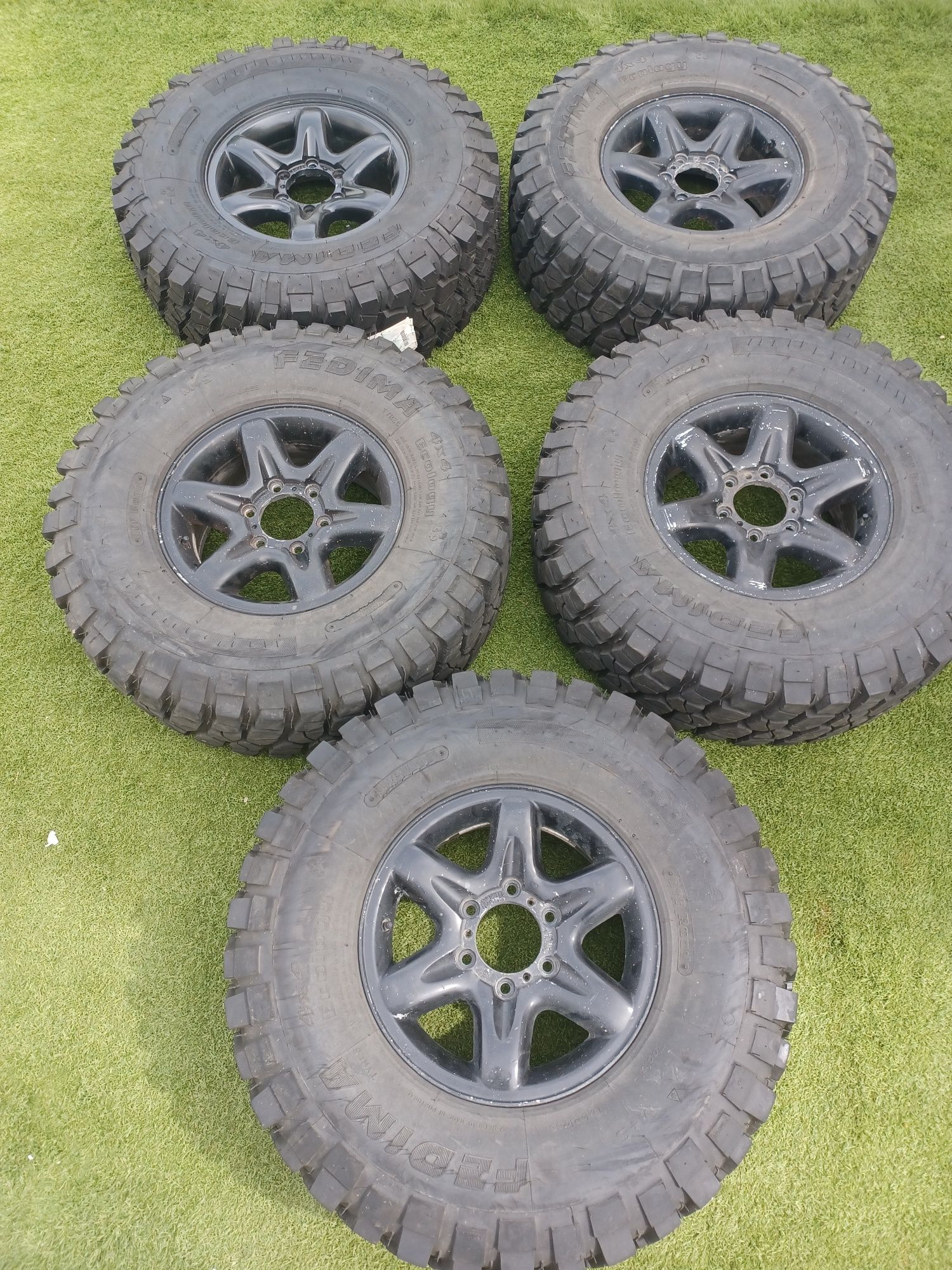 5 jantes + 5 pneus  285/75/16