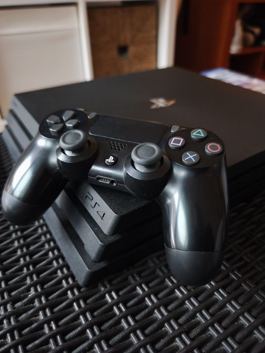 PS4 Pro + comando original