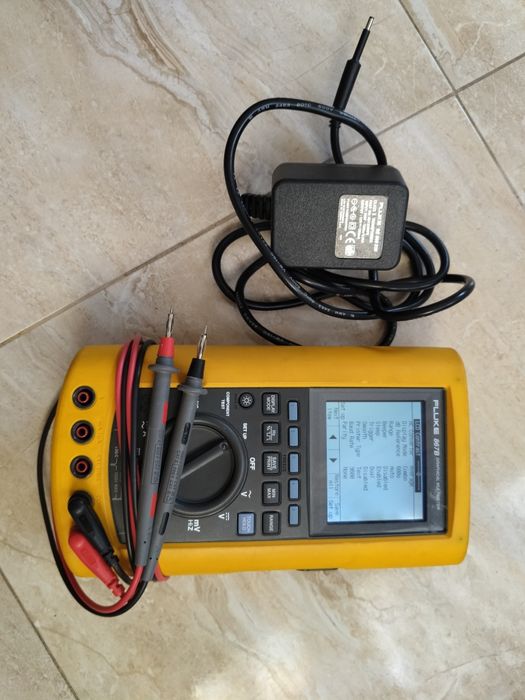Fluke 867B multímetro gráfico