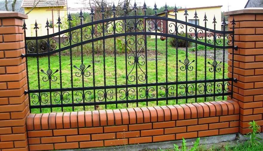 Brama skrzydłowa wjazdowa kuta Wzór 13 bez grawerki